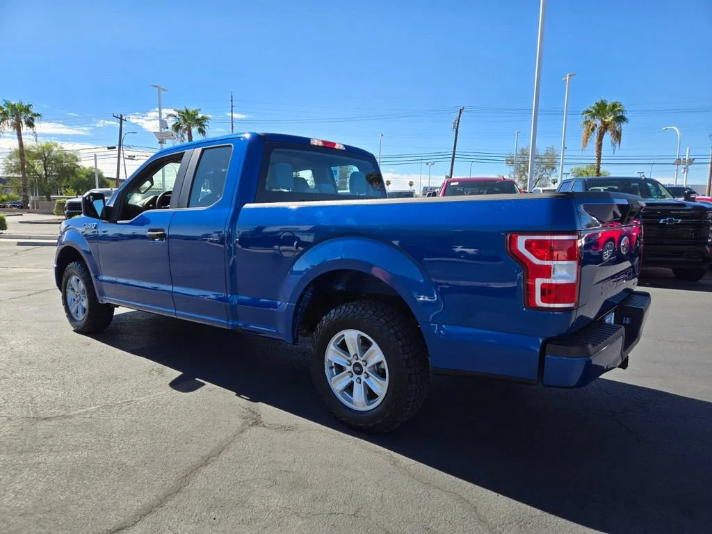 Used 2018 Lightning Blue Ford XL image 4