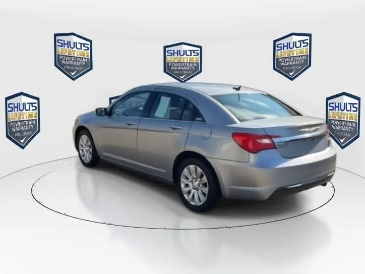 Used 2014 Billet Silver Metallic Clearcoat Chrysler LX image 8