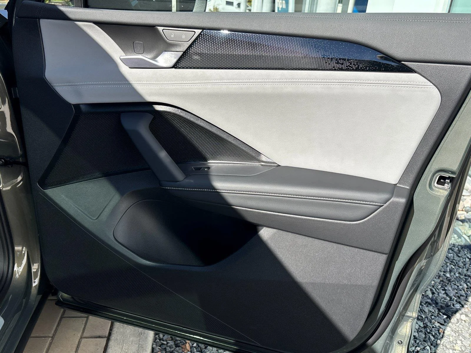 New 2027  Volkswagen SE R-Line Black image 38