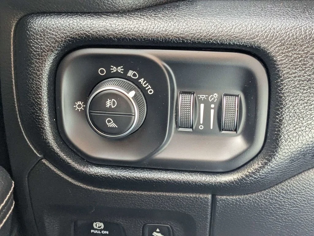 Used 2021 Blue Ram Laramie image 22