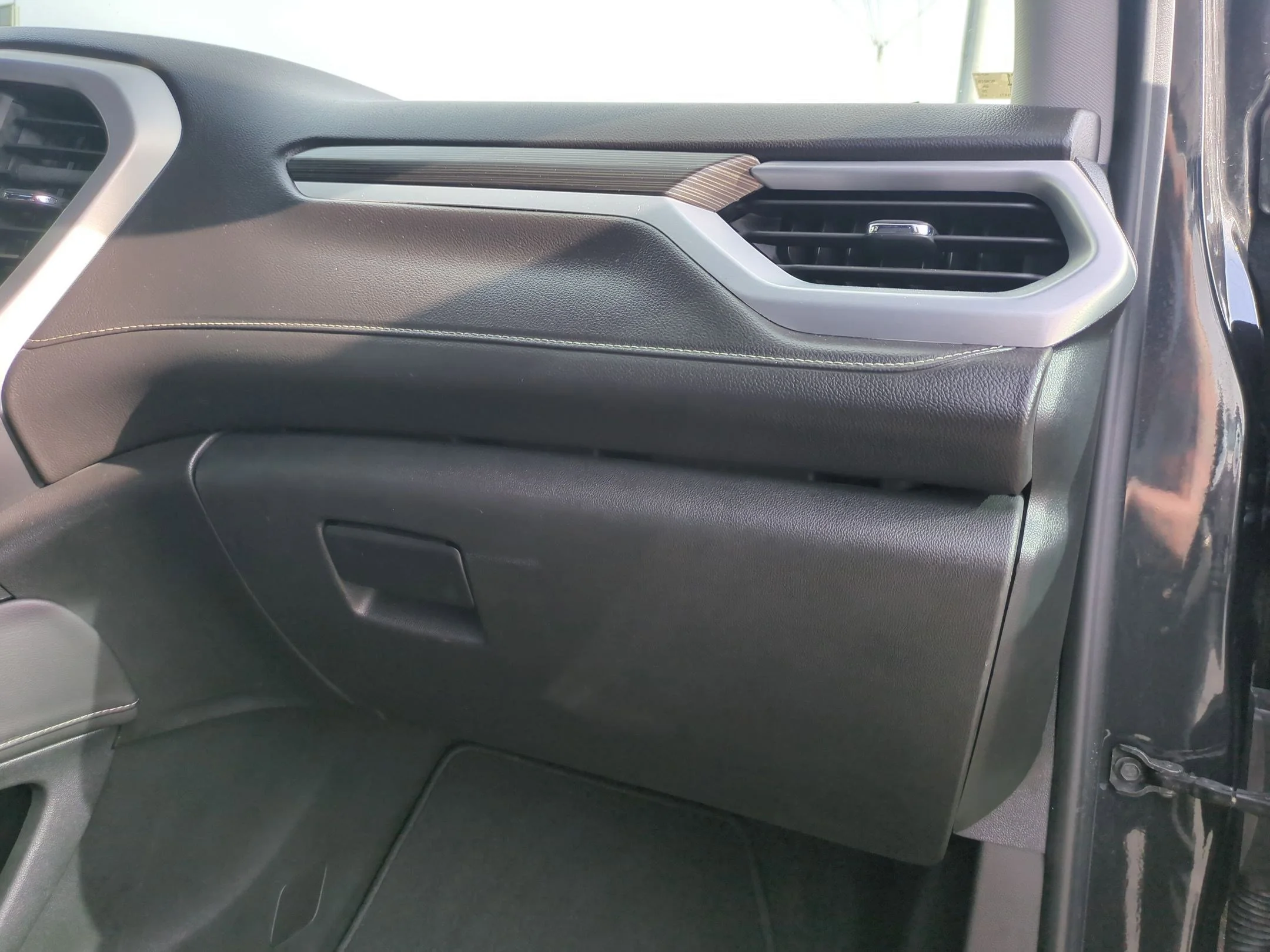 Used 2020 Carbon Black Metallic GMC SLT image 30