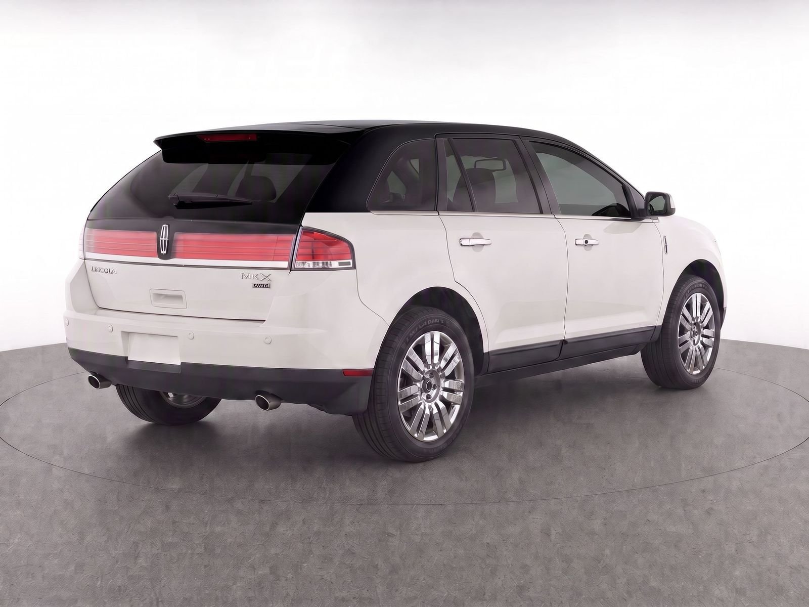 Used 2010 White Platinum Metallic Tri-Coat Lincoln Base image 3