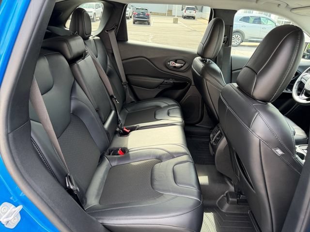 Used 2021 Hydro Blue Jeep Altitude image 16
