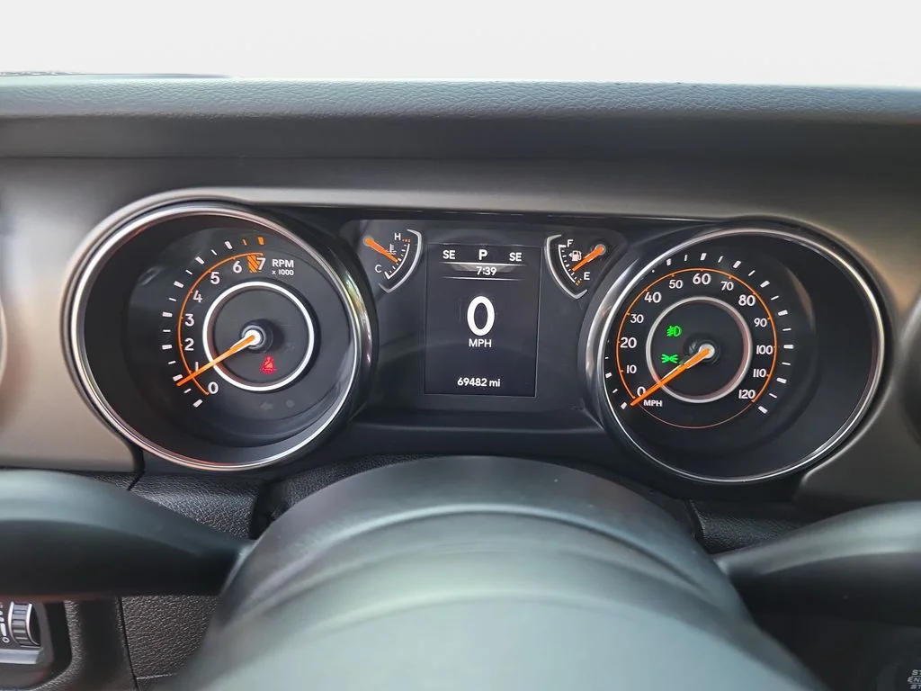 Certified Used 2019 Metallic Jeep Unlimited Sport image 16