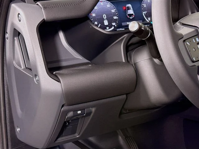 New 2026 Santorini Black Land Rover S image 10
