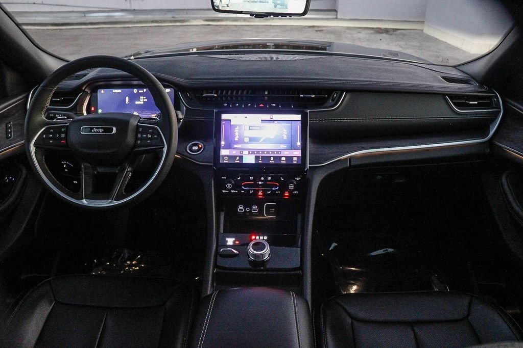 Used 2024 Diamond Black Jeep Limited image 13