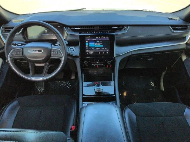 Used 2023 White Jeep Altitude image 15