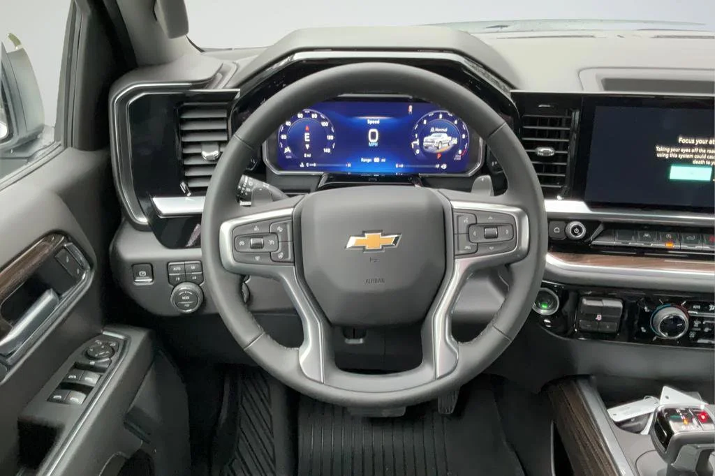 New 2026 Chevrolet Silverado 1500 LT 4D Crew Cab