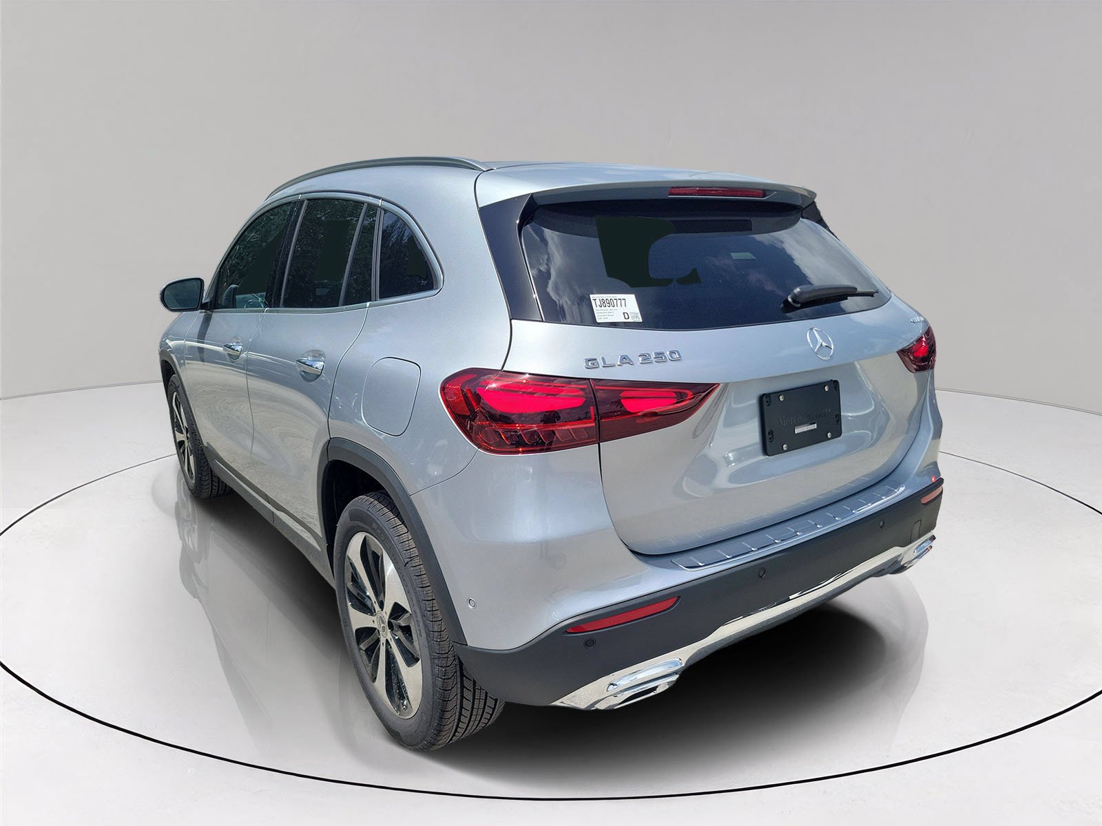 New 2026 Cirrus Silver Metallic Mercedes-Benz GLA 250 image 4