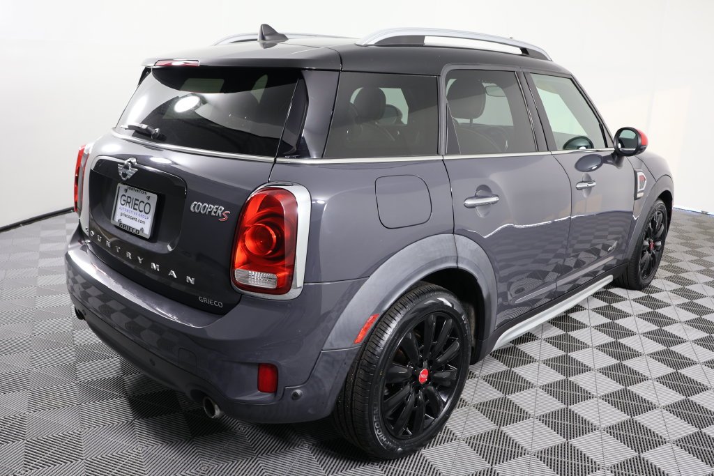 Used 2017 Thunder Gray Metallic MINI  image 8