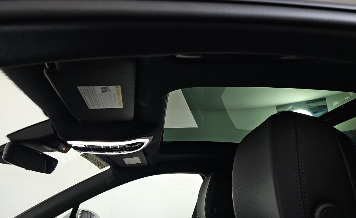 Used 2023 White Porsche Base image 14