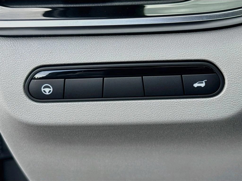New 2027 Gray INFINITI LUXE image 10