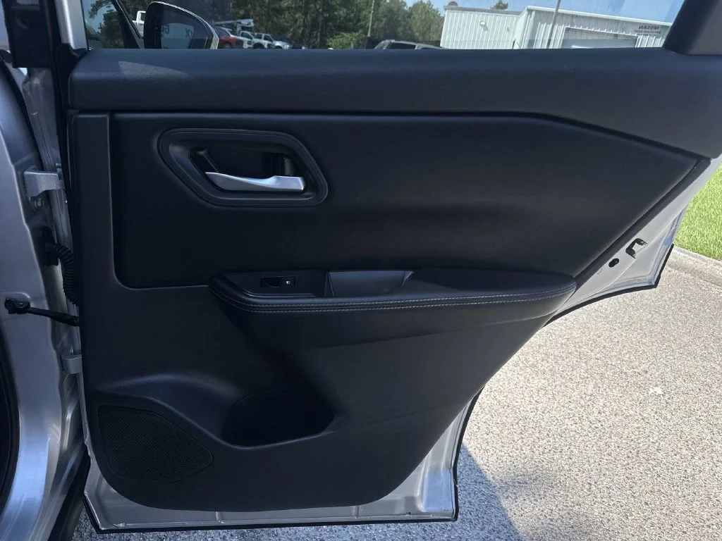Used 2025 Silver Nissan SV image 21