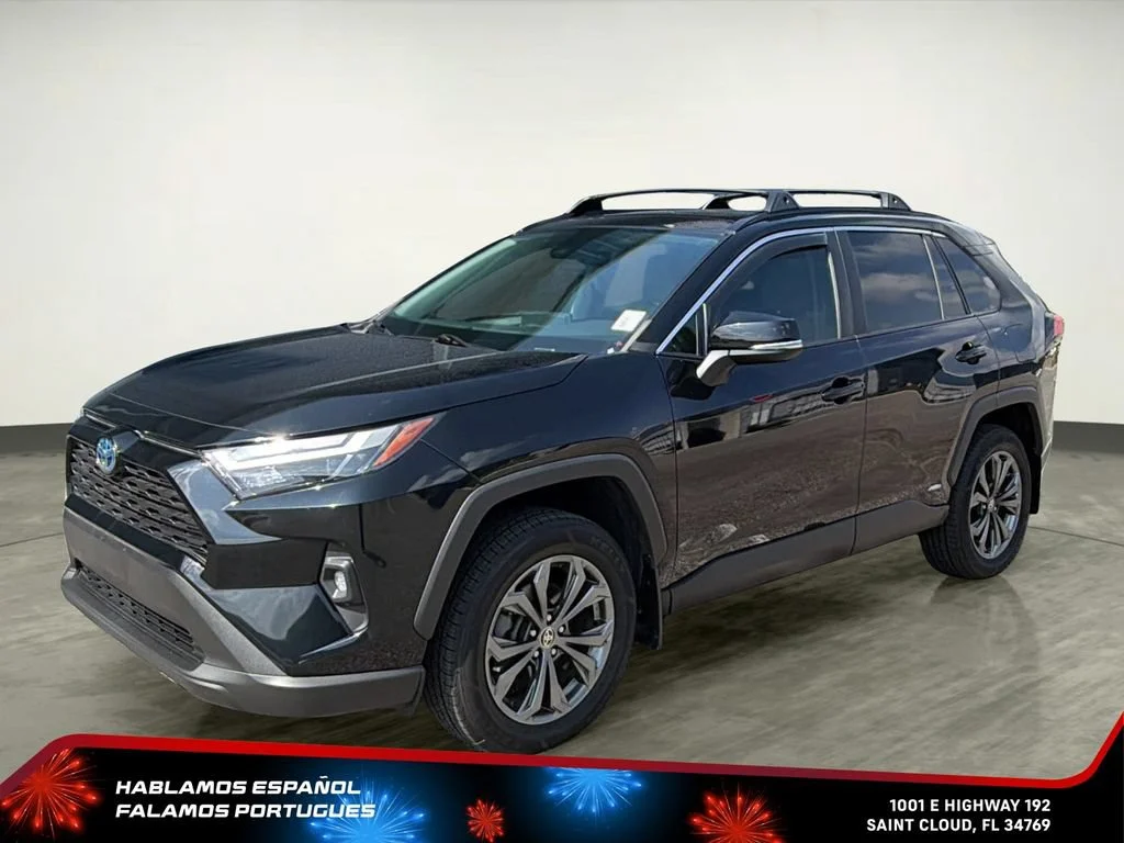 Used 2022 Black Toyota XLE Premium image 2