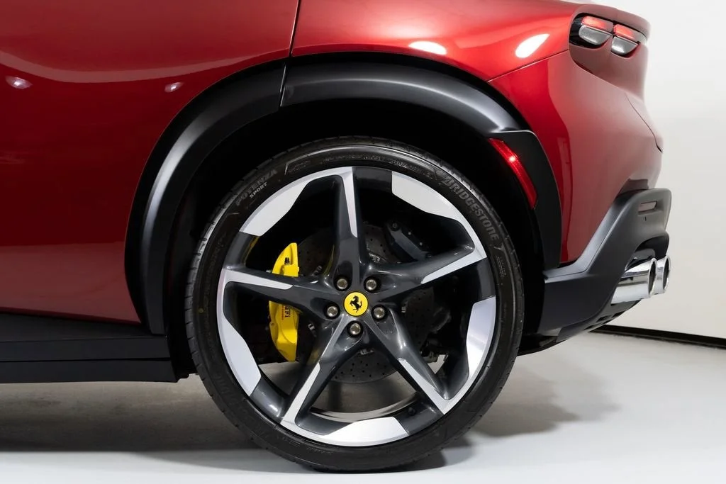 Used 2025 Rosso California Ferrari Base image 12