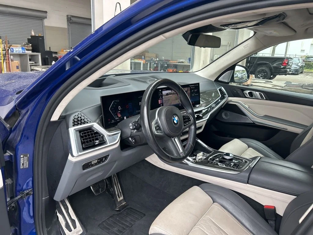 Used 2023 Blue BMW M60i image 7