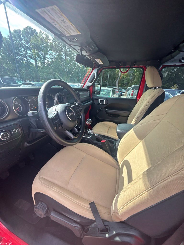 Used 2020 Red Jeep Sport image 12