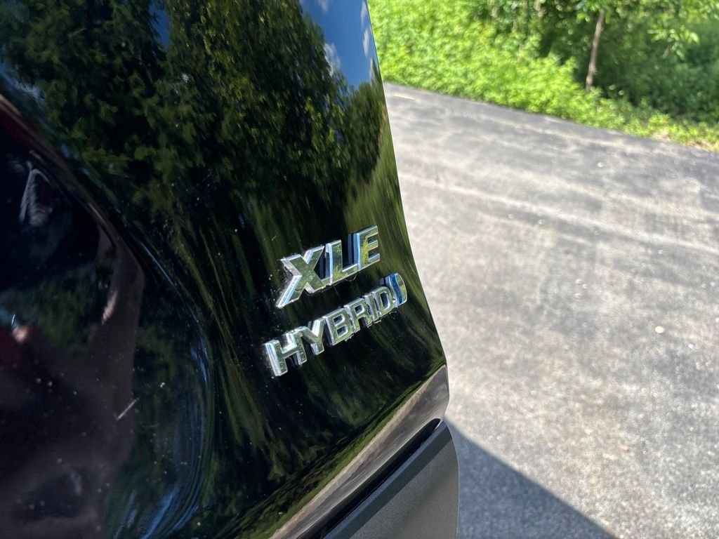 Used 2020 Black Toyota XLE image 13