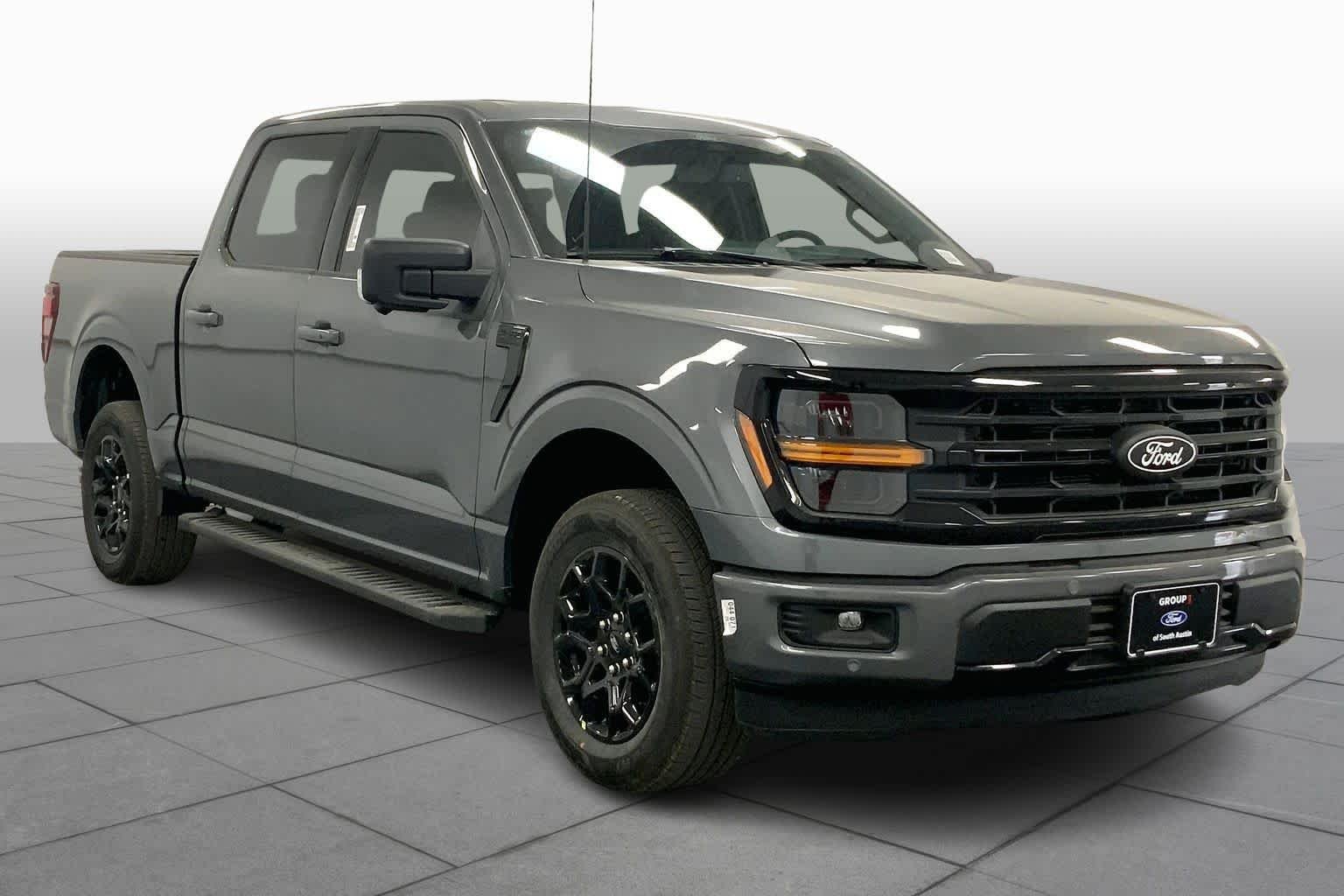 New 2026 Carbonized Gray Metallic Ford XLT image 2