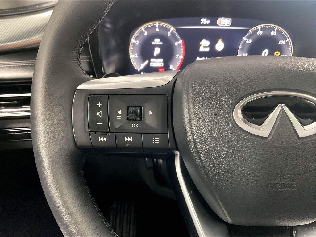 Used 2026 White INFINITI LUXE image 23