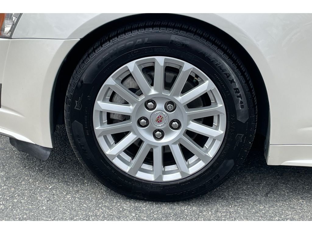 Used 2013 White Diamond Tricoat Cadillac Luxury image 38