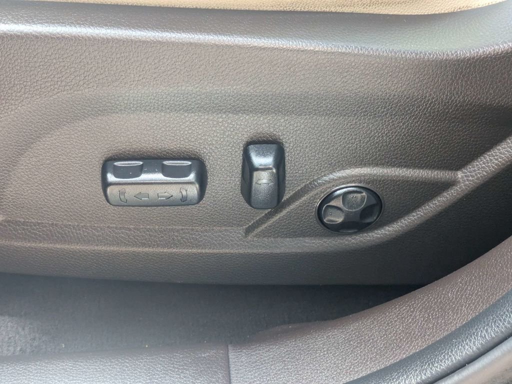 Used 2018 Gray Hyundai 2.4 image 22