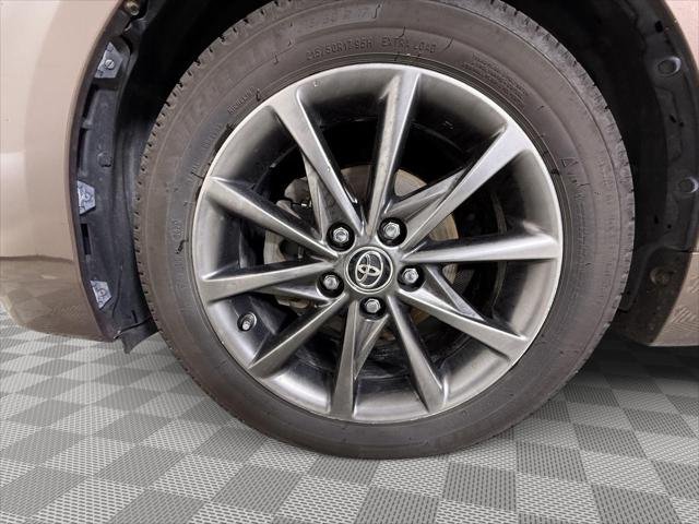 Certified Used 2016 TOASTED WALNUT PEARL Toyota  image 9