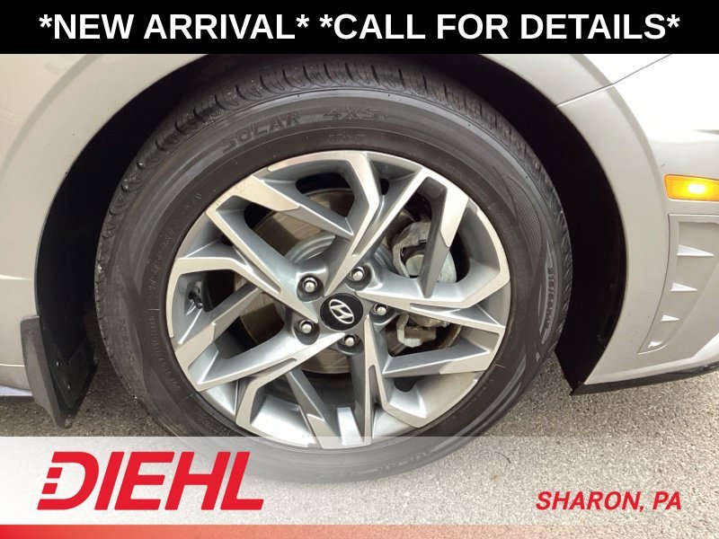 Used 2021 Silver Hyundai SEL image 10