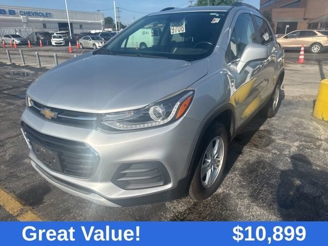 Used 2018 SILVER ICE METALLIC Chevrolet LT image 21