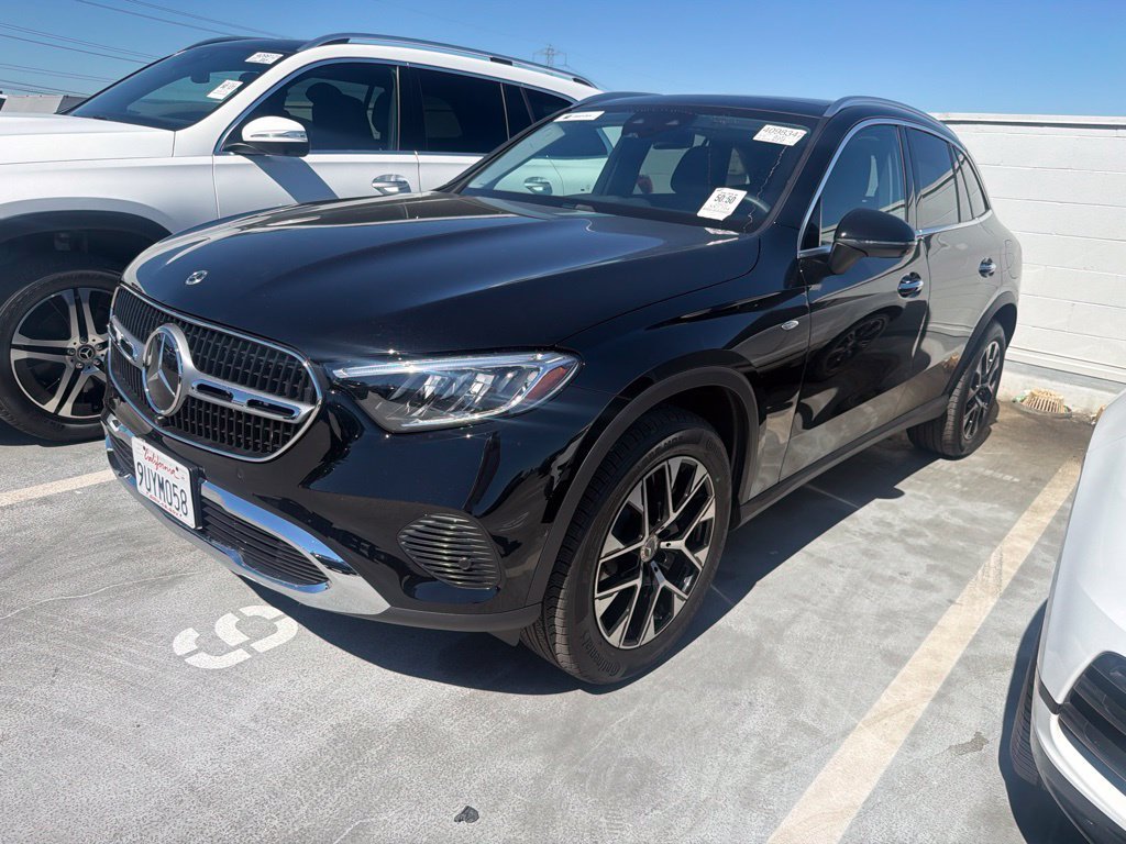 2025 Mercedes-Benz GLC