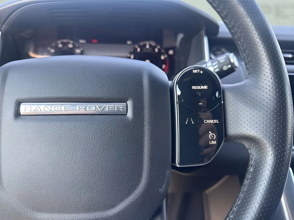 Used 2020 Black Land Rover HSE image 16