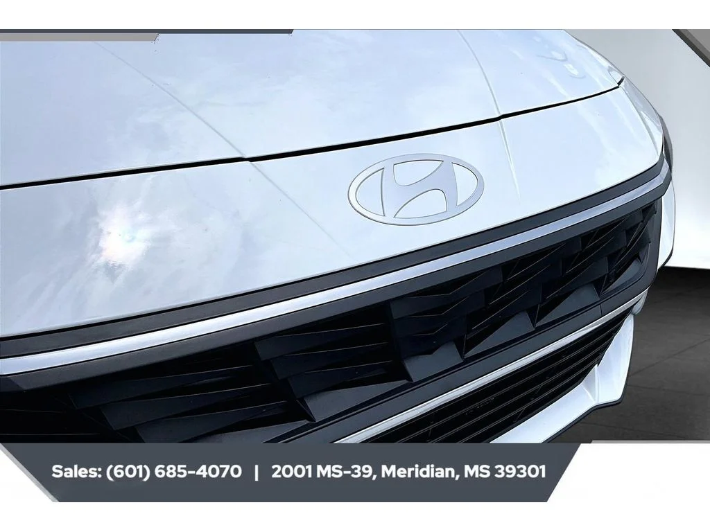 Used 2025 SERENITY WHITE Hyundai SEL Sport image 21
