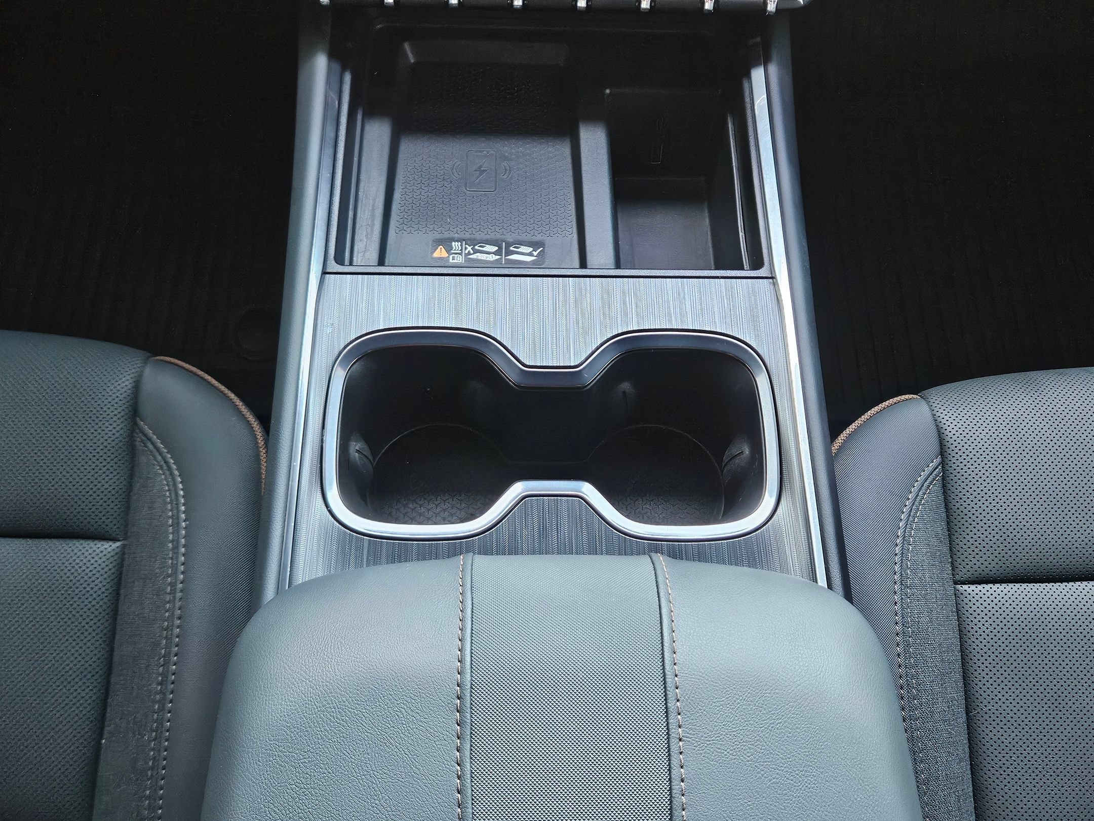 2024 GMC Acadia AT4 - Photo 12