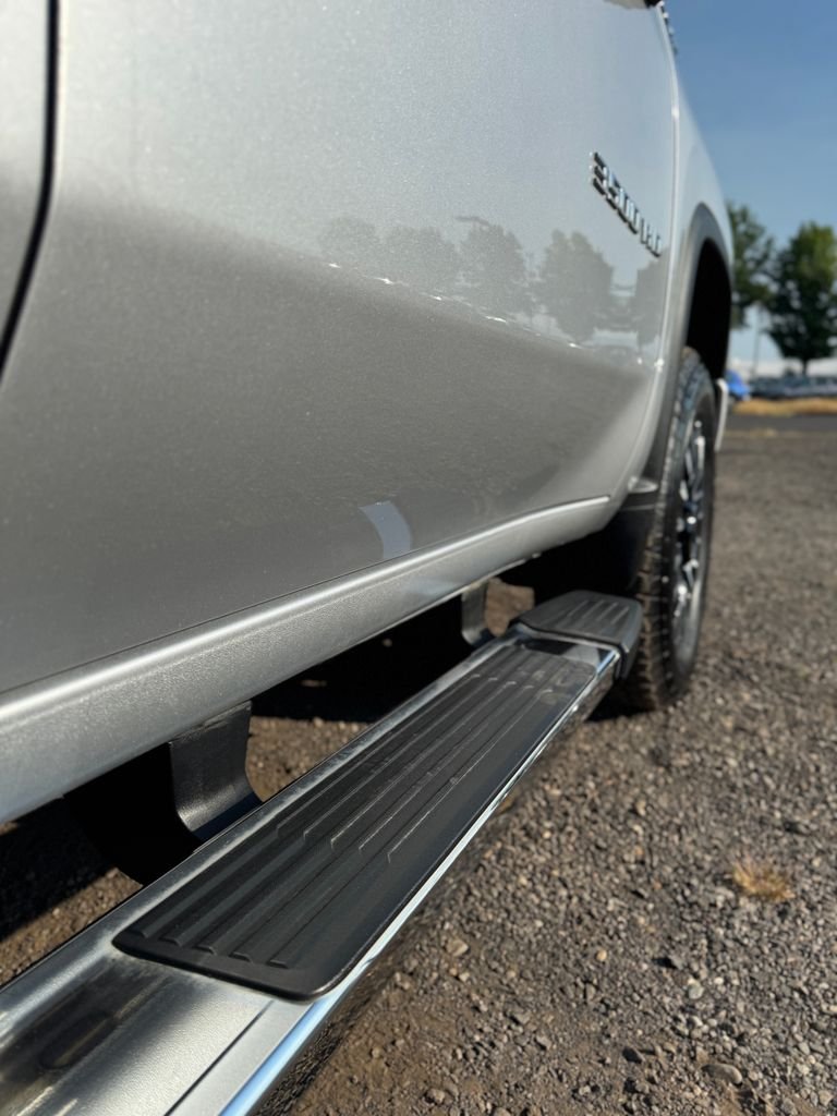 Used 2022 Silver Ice Metallic Chevrolet High Country image 53