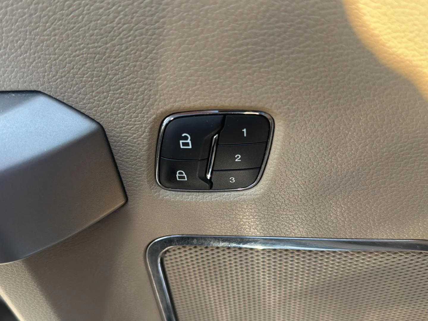 Used 2019 Agate Black Ford LARIAT image 13