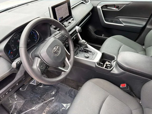 Used 2024 White Toyota XLE image 21