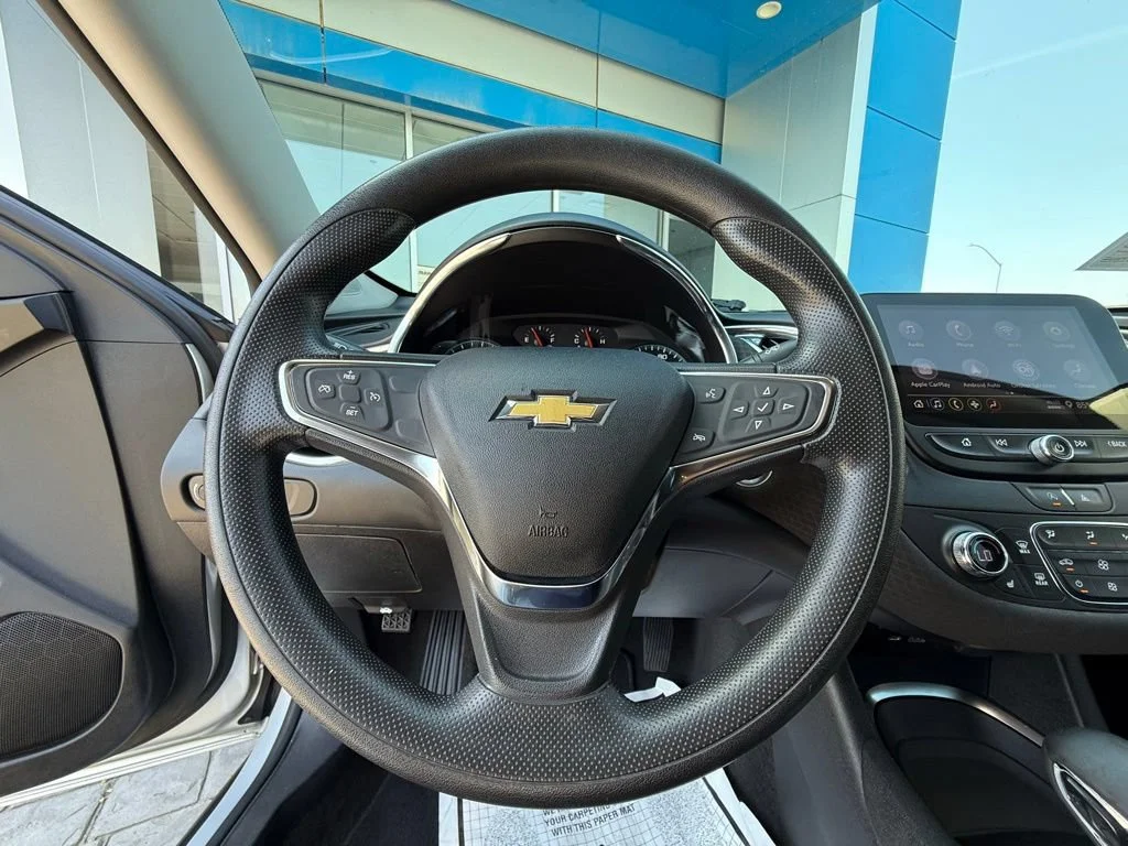 Used 2021 SILVER ICE METALLIC Chevrolet LT image 16