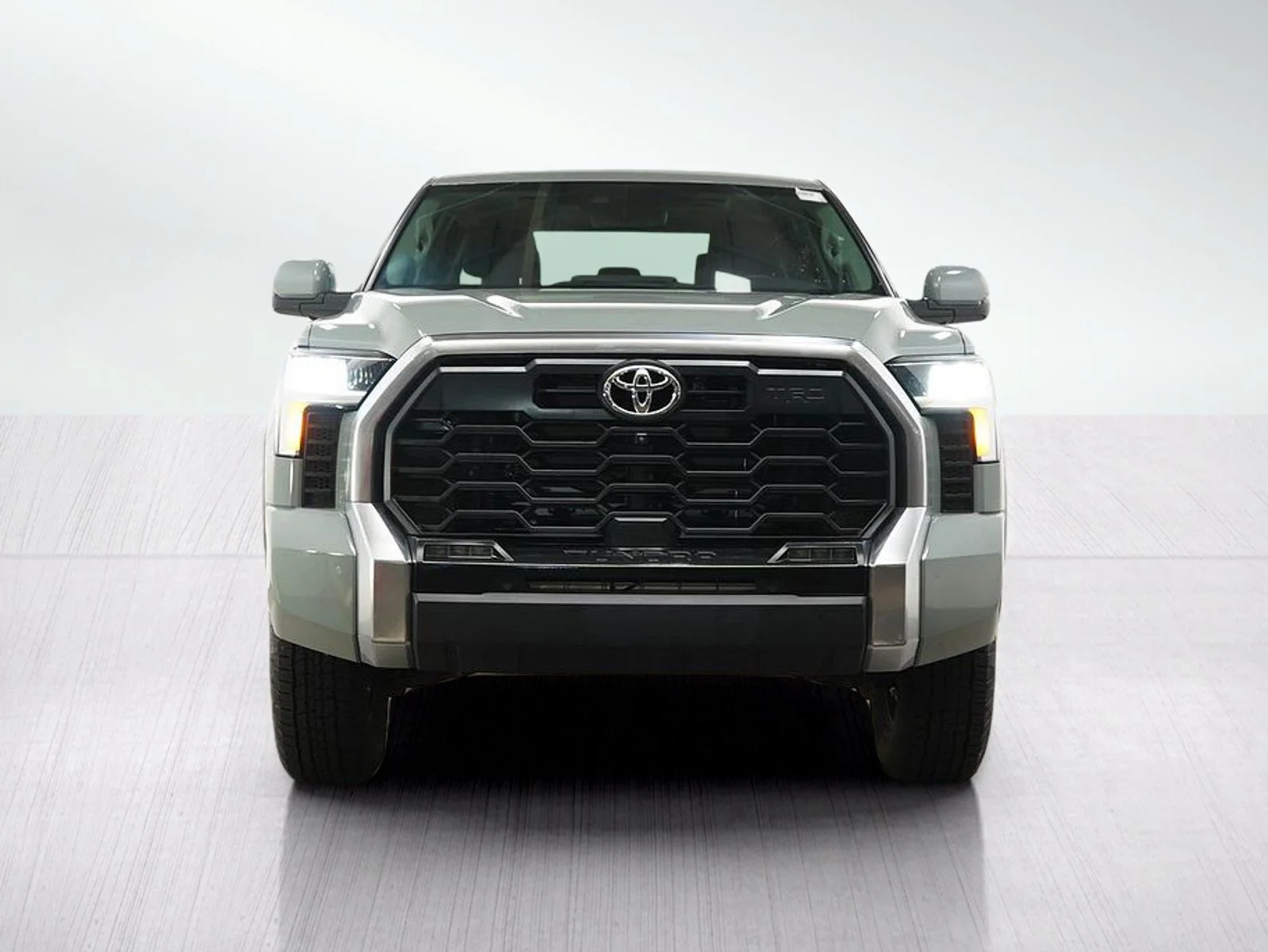 Used 2022  Toyota Limited image 10