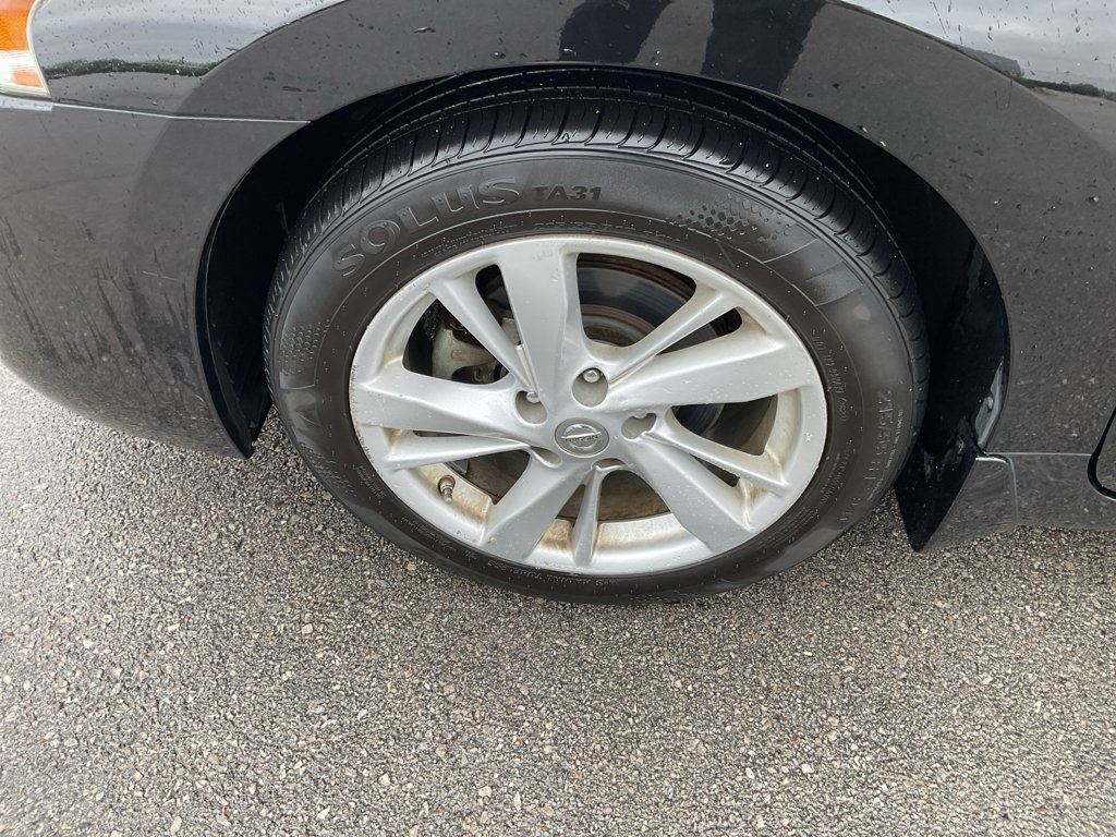 Used 2013 Super Black Nissan 2.5 SV image 5