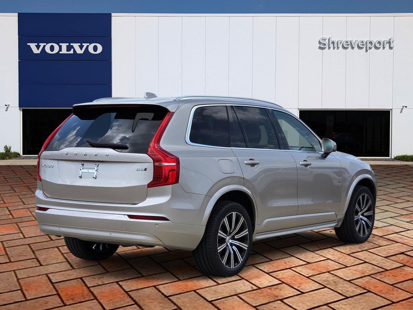 Used 2023 Bright Dusk Metallic Volvo Core image 3