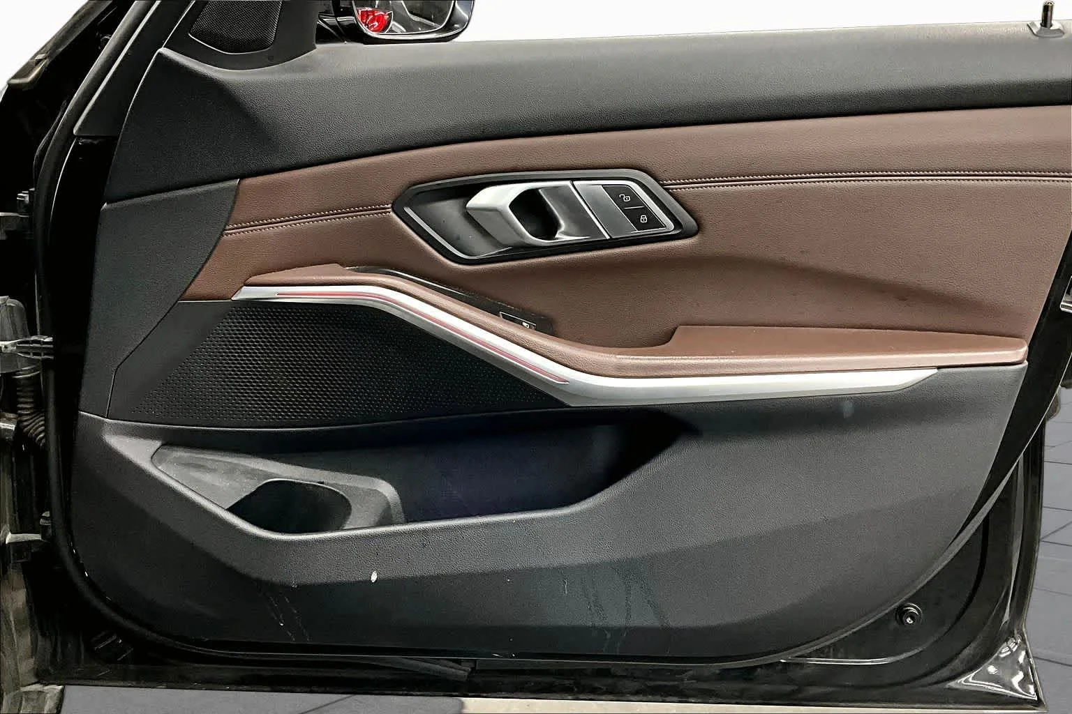 Used 2019 Jet Black BMW 330i image 22