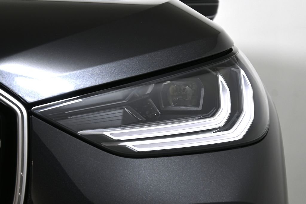 Used 2026 Dark Graphite BMW 30 xDrive image 11