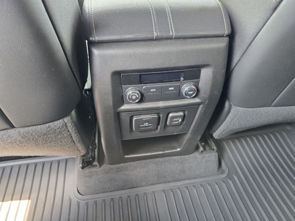 2023 Chevrolet Traverse 3LT - Photo 11