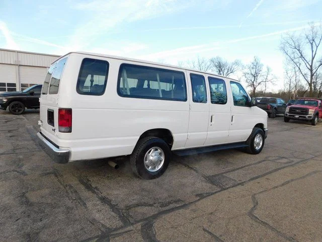 Used 2012 Oxford White Ford XLT image 3