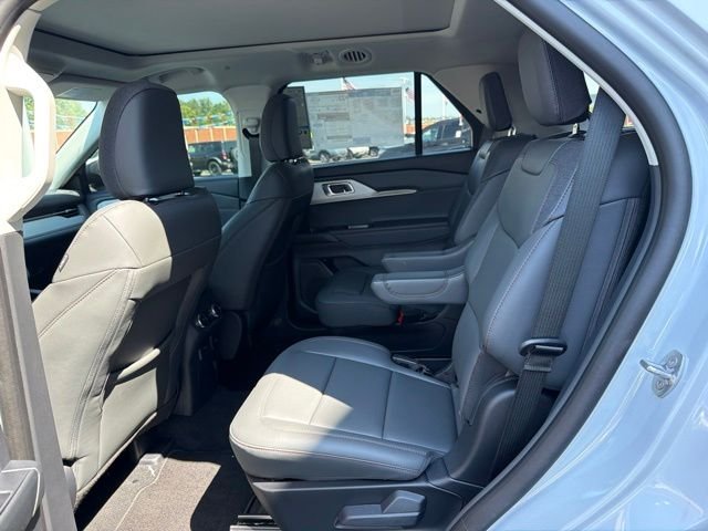 New 2026 Space White Metallic Ford Active image 29