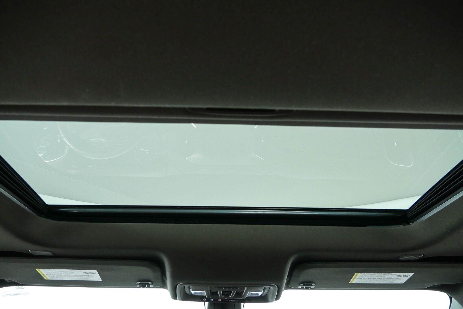 Used 2021 White GMC Denali image 21