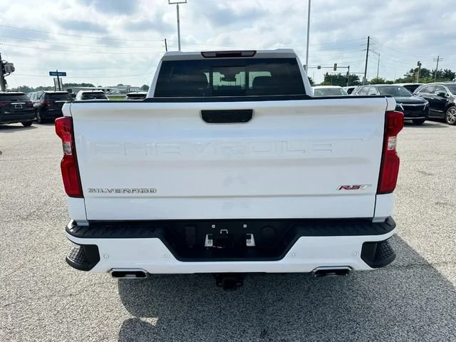 Used 2024 Summit White Chevrolet RST image 4