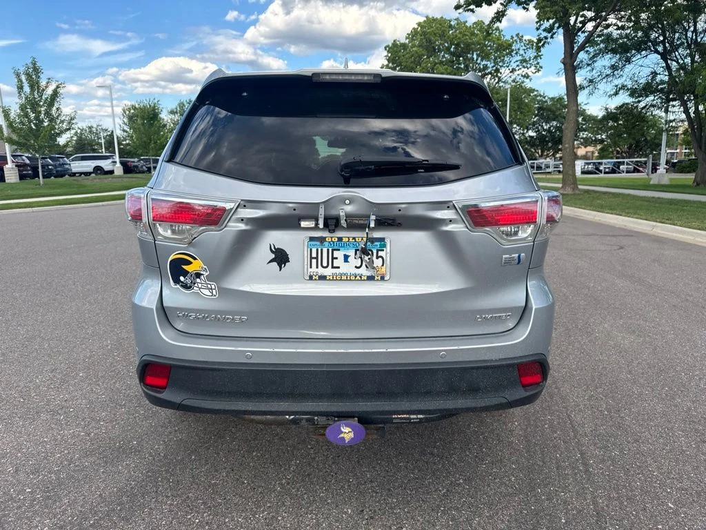 Used 2016 Silver Toyota Limited Platinum image 6
