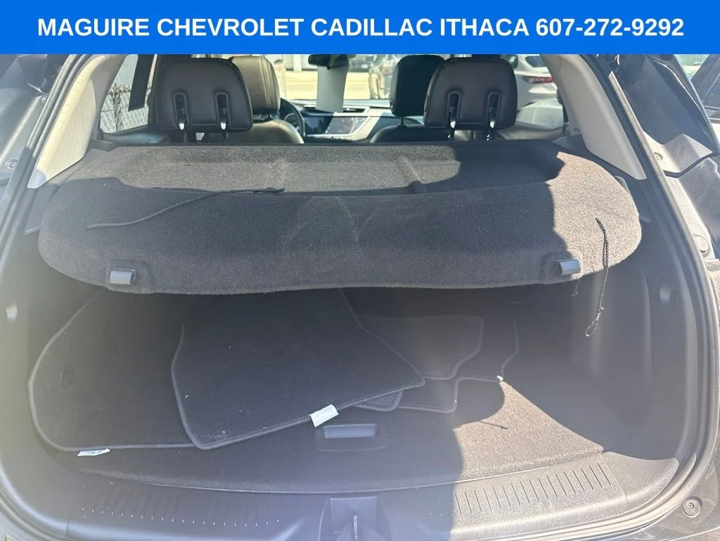 Used 2023 Black Buick Select image 30