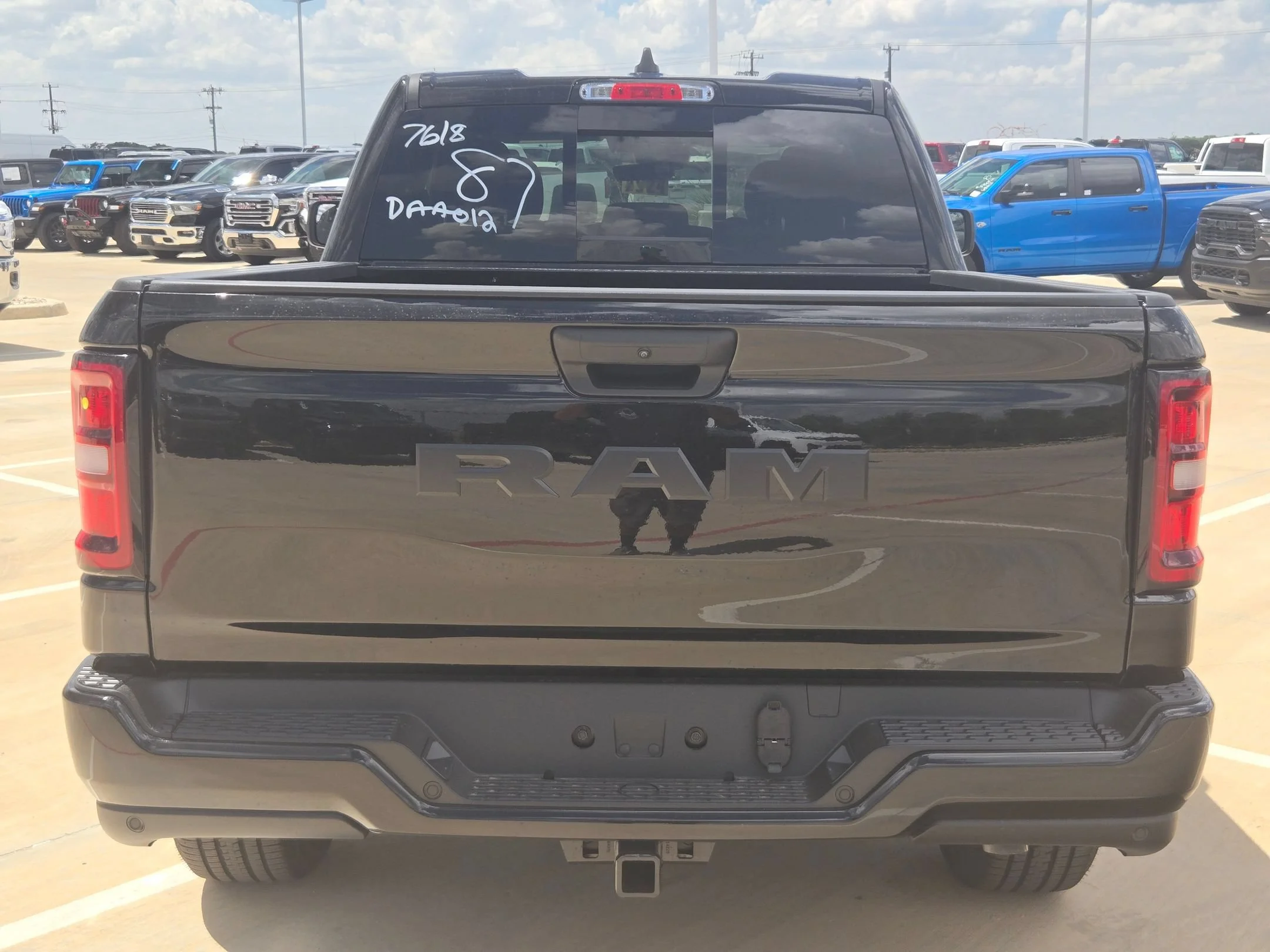 New 2026 Diamond Black Crystal Pearl-Coat Exterior Paint RAM Express image 4